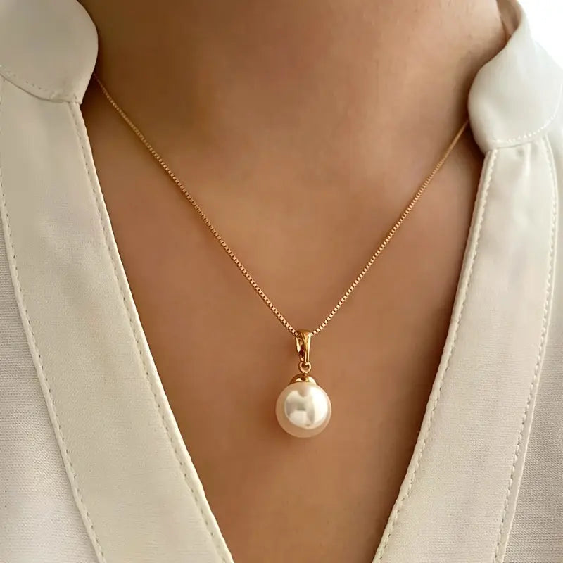 Elegant Graceful Pearl Necklace Set