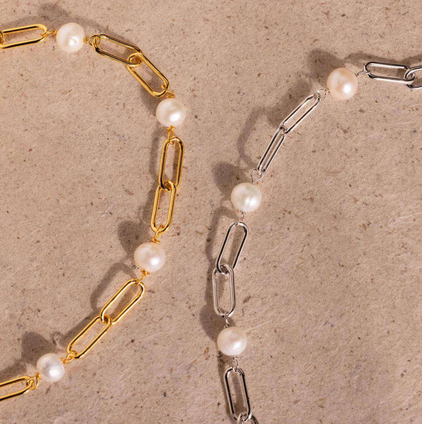 Sophisticated Pearl Chain Bracelet