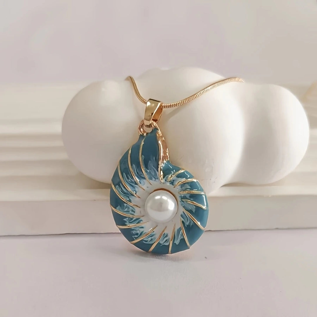 Seashell Pearl Gold Necklace
