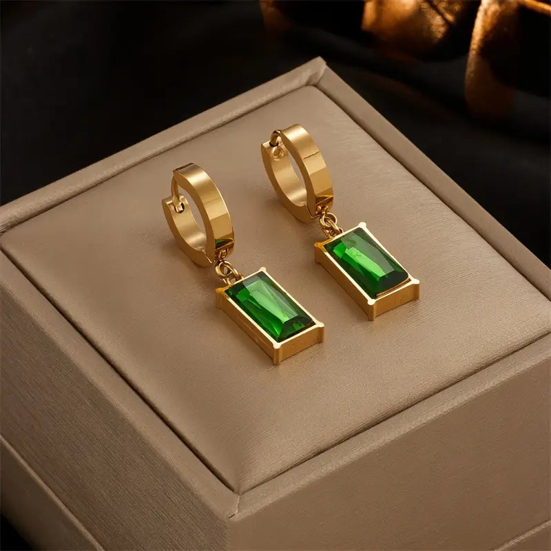 Elegant Sculpted Gold Jewelry Set