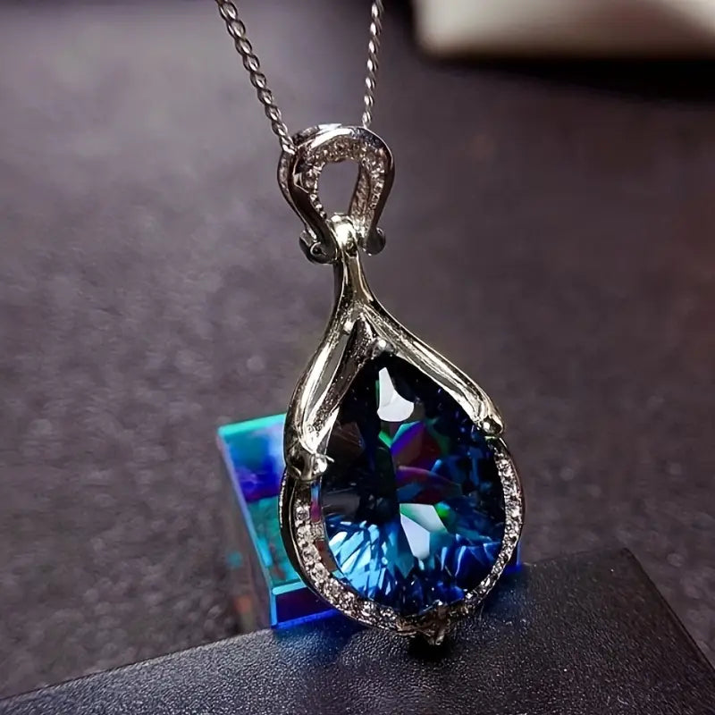 Elegant Sapphire Twisted Necklace
