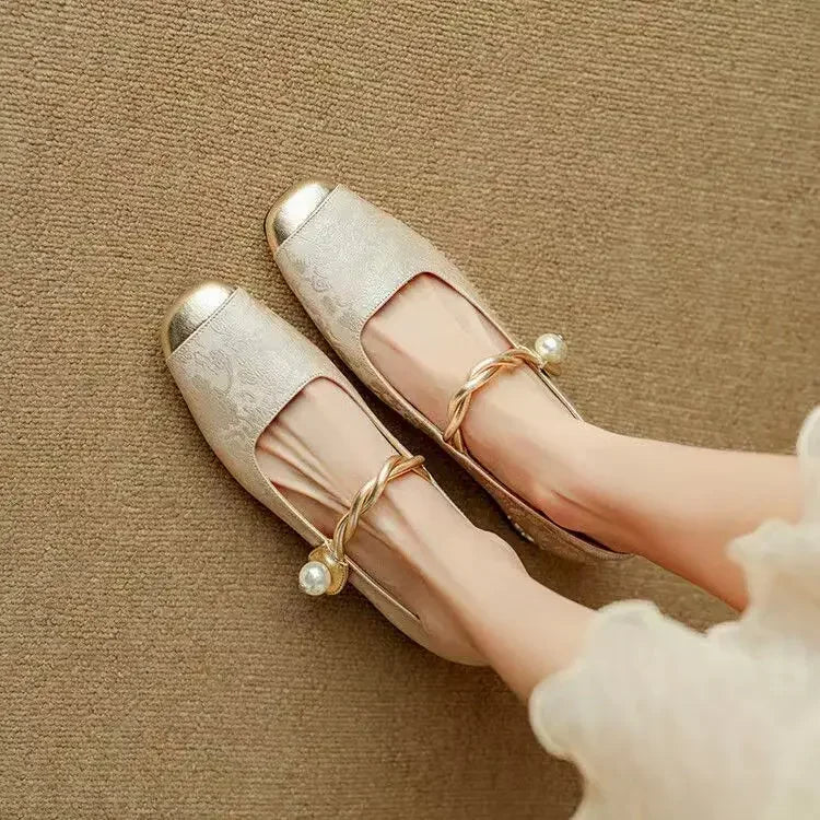 Emmie Pumps