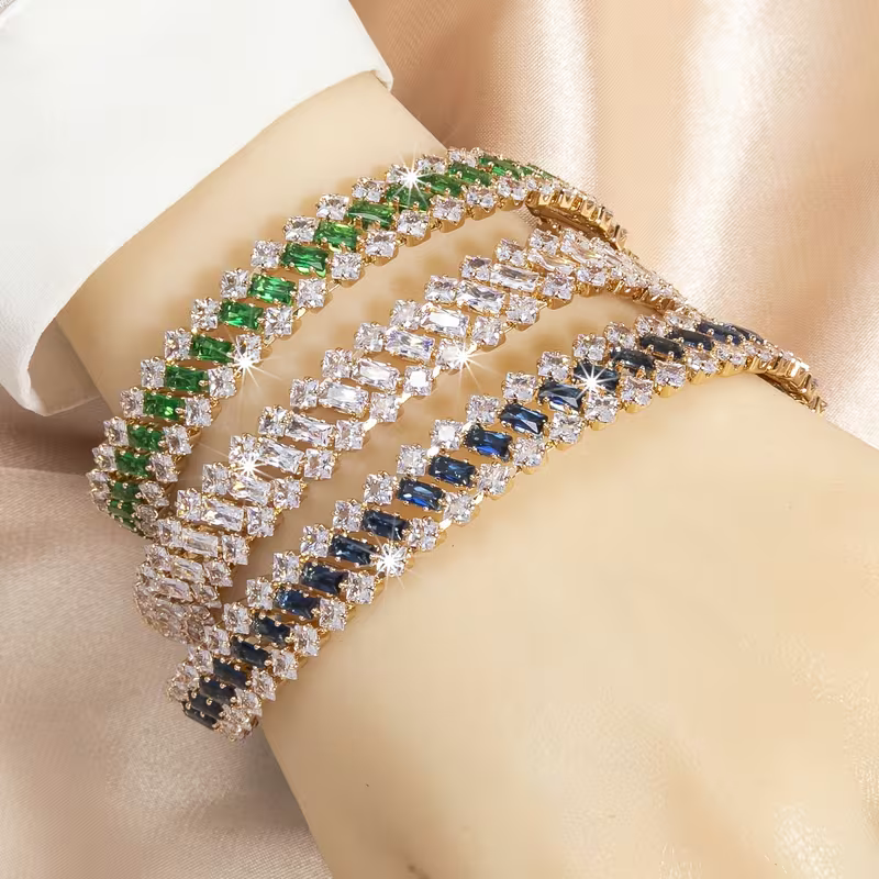 Elegant Emerald Gold Luxe Bracelet