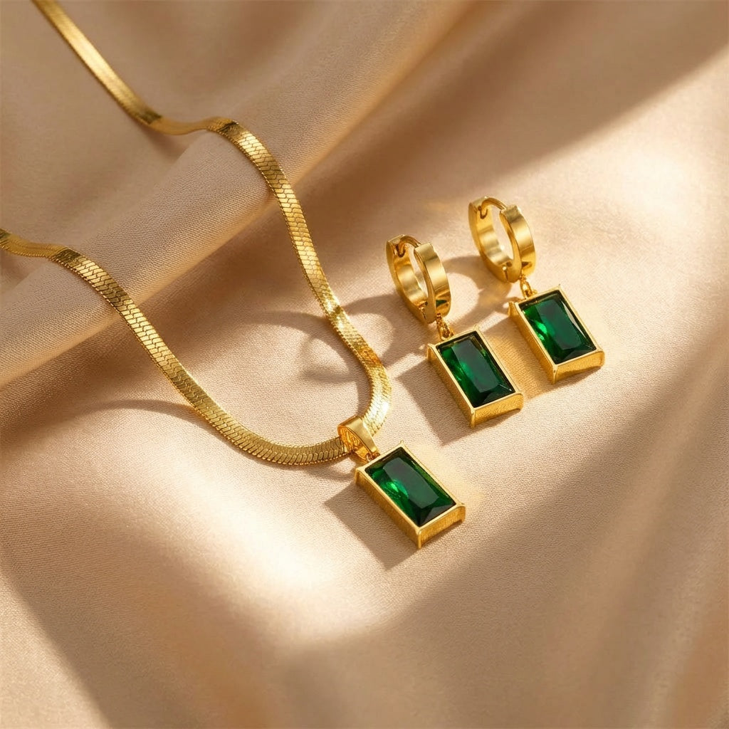 Elegant Sculpted Gold Jewelry Set